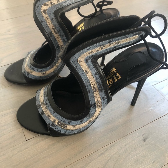 Ferragamo Faustine Sandals NWOT - Picture 3 of 6